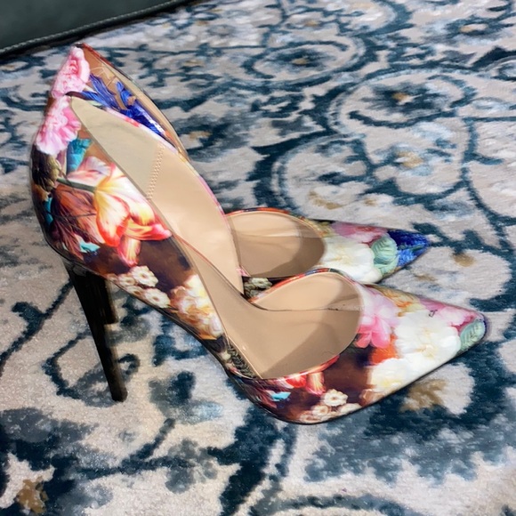 JustFab Shoes - Just Fab Floral Heels